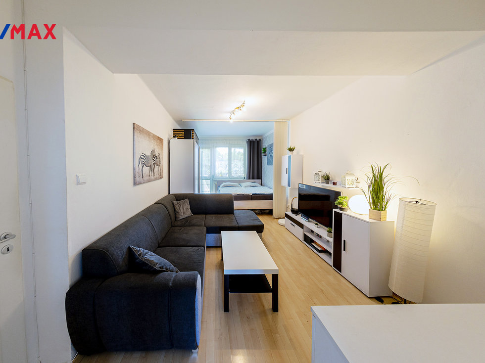 +420 721 415 122  lucie.krechterova@re-max.cz
