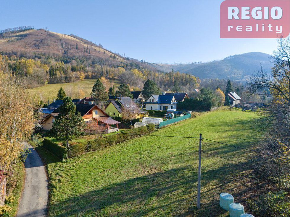 Prodej stavební parcely 1674 m², Kozlovice