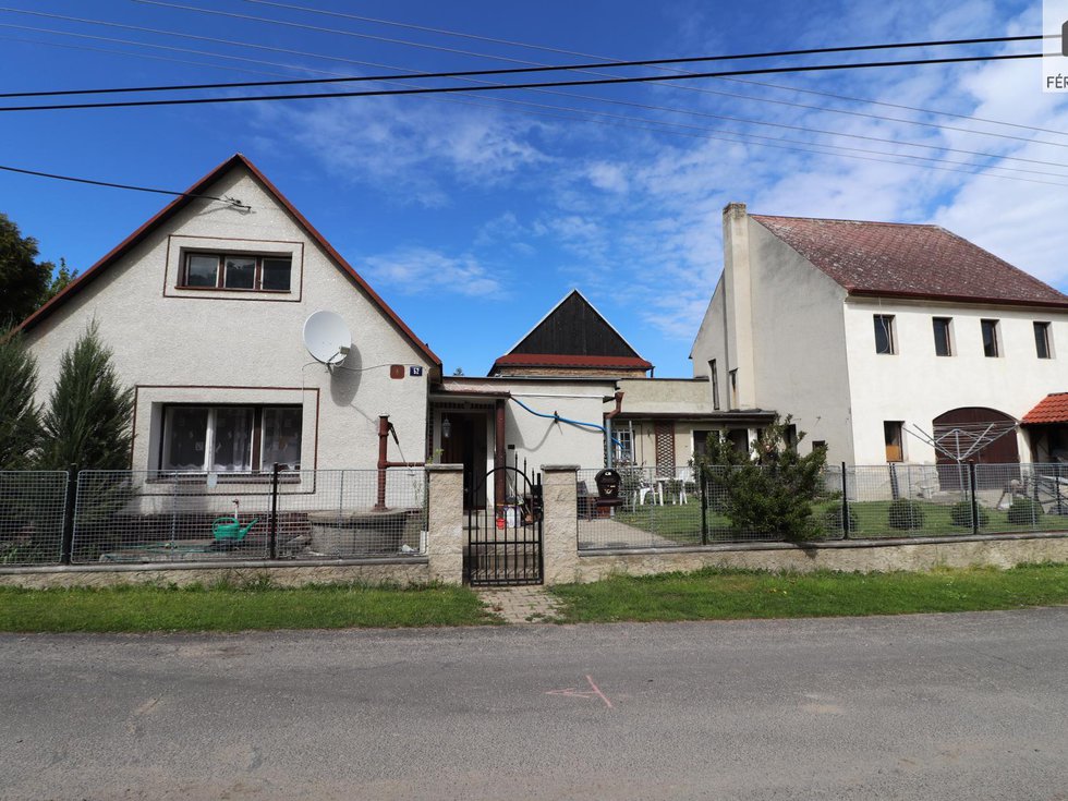 Prodej rodinného domu 363 m², Chotiněves