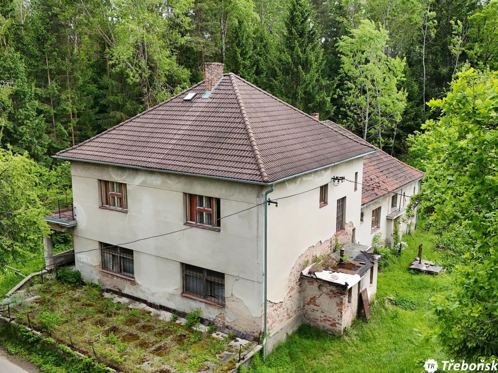 Prodej stavební parcely 4398 m², České Velenice