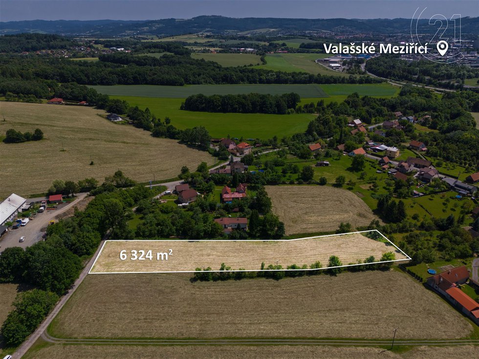 Prodej stavební parcely 6324 m², Lešná