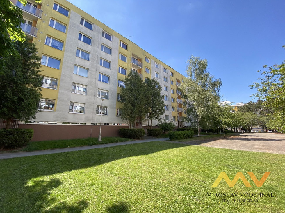 Pronájem bytu 1+1 35 m², Hradec Králové