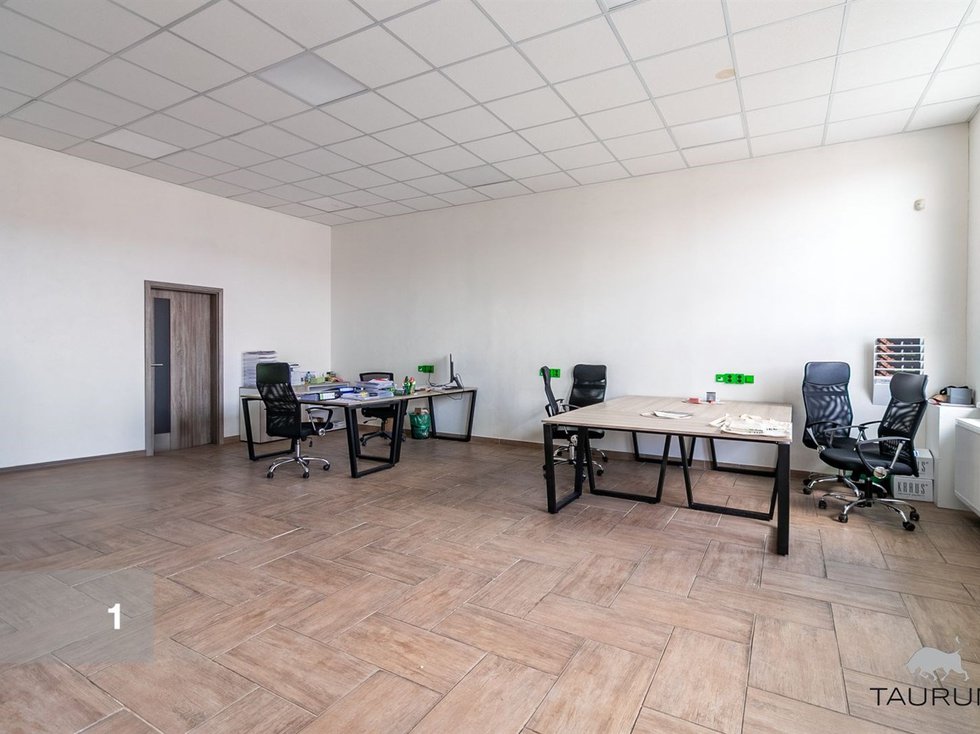 Prodej skladu 21066 m², Zákupy