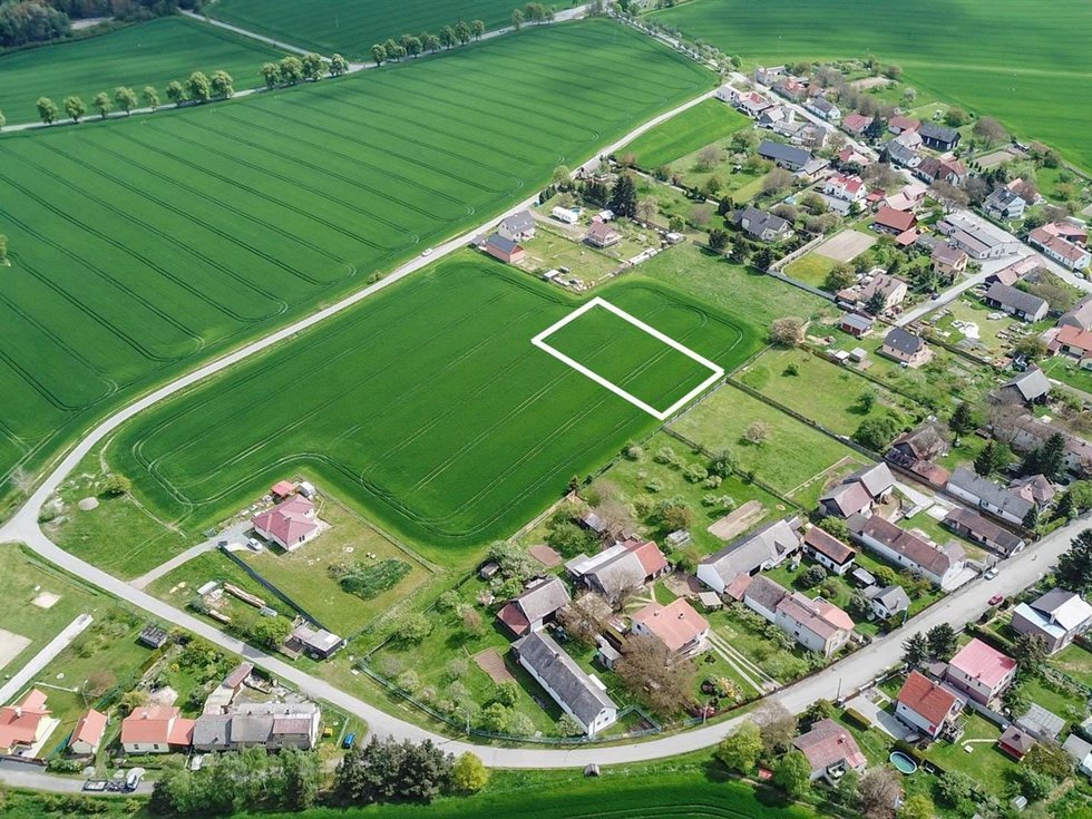 Prodej stavební parcely 2000 m², Hvozd