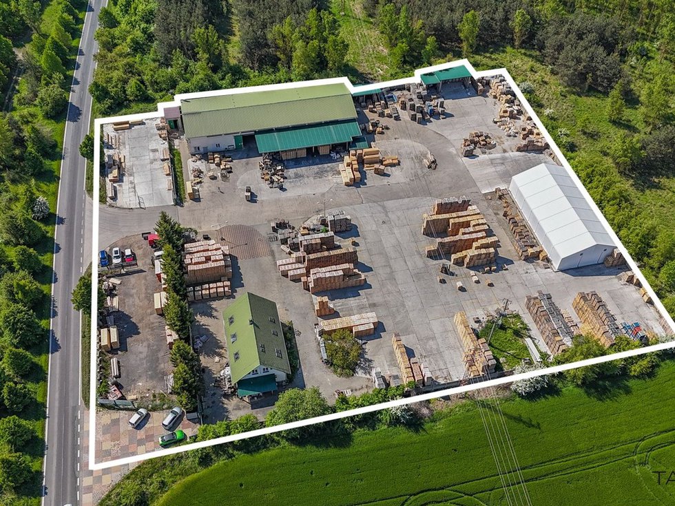 Prodej výrobního objektu 12027 m², Vojkovice