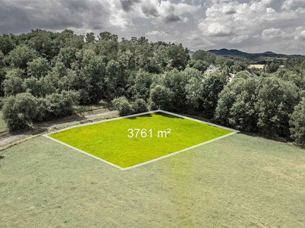 Prodej stavební parcely 3761 m², Bělá pod Bezdězem