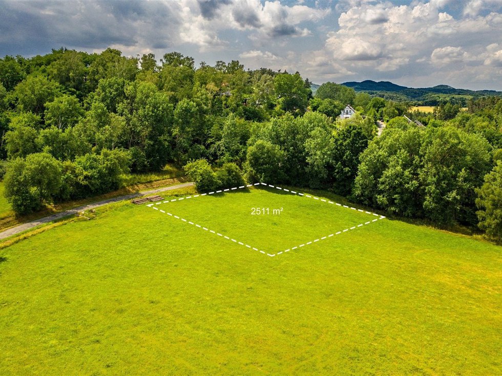 Prodej stavební parcely 2511 m², Bělá pod Bezdězem