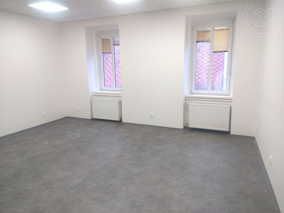 Pronájem obchodu 24 m², Jindřichův Hradec