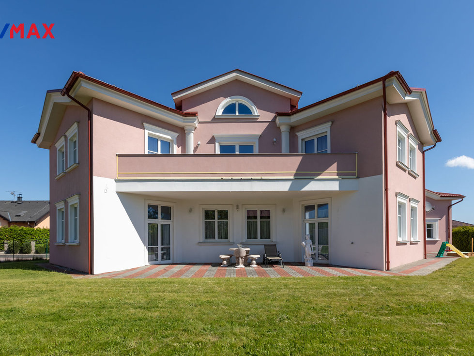 Prodej rodinného domu 742 m², Karlovy Vary