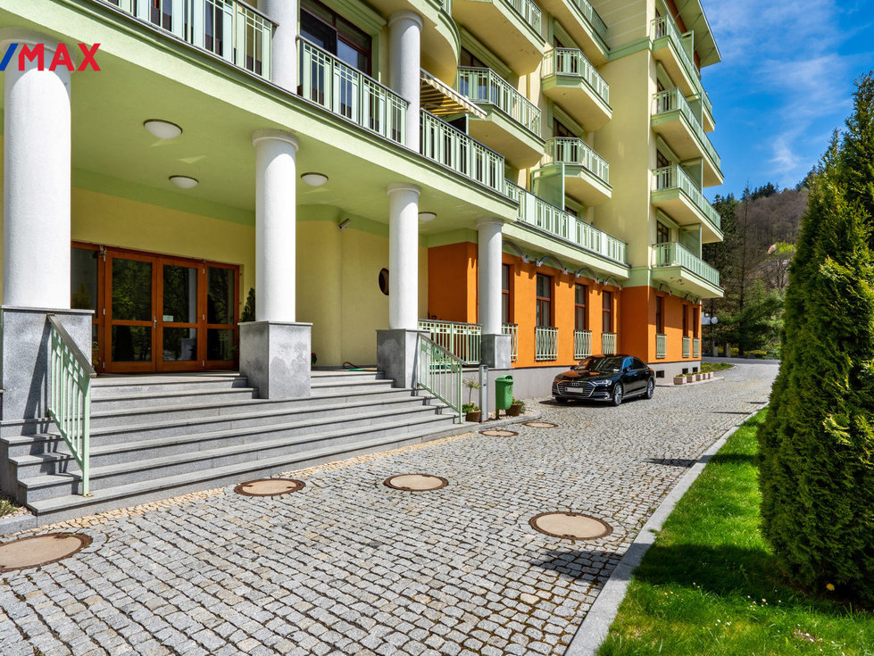 Prodej bytu 4+1 241 m², Karlovy Vary