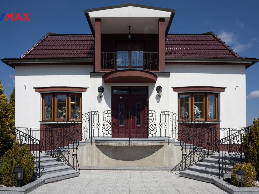 Prodej rodinného domu 435 m², Jenišov