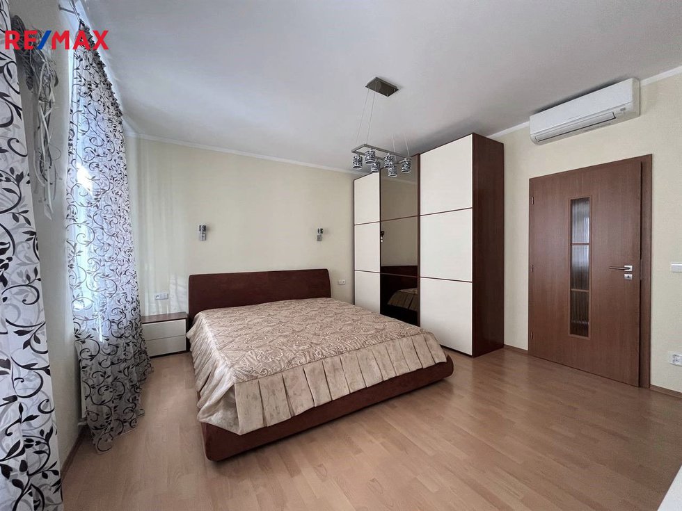 Prodej bytu 3+1 99 m², Karlovy Vary