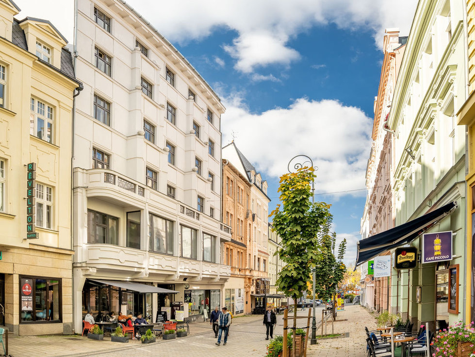 Prodej činžovního domu 2700 m², Karlovy Vary