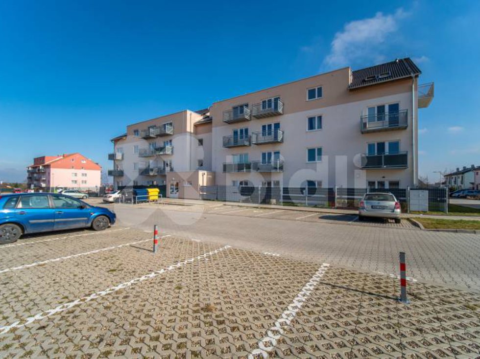 Pronájem bytu 2+kk 58 m², Chýně