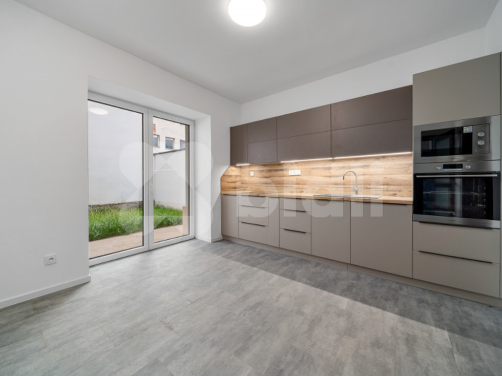 Pronájem bytu 2+1 59 m², Dvůr Králové nad Labem