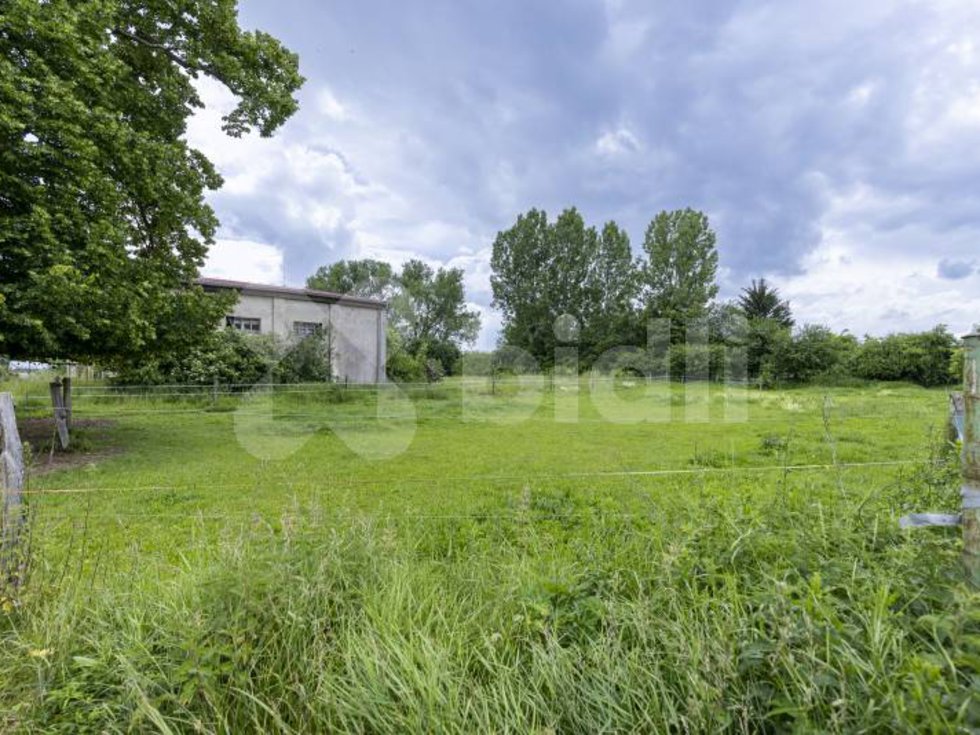 Prodej stavební parcely 1537 m², Pardubice