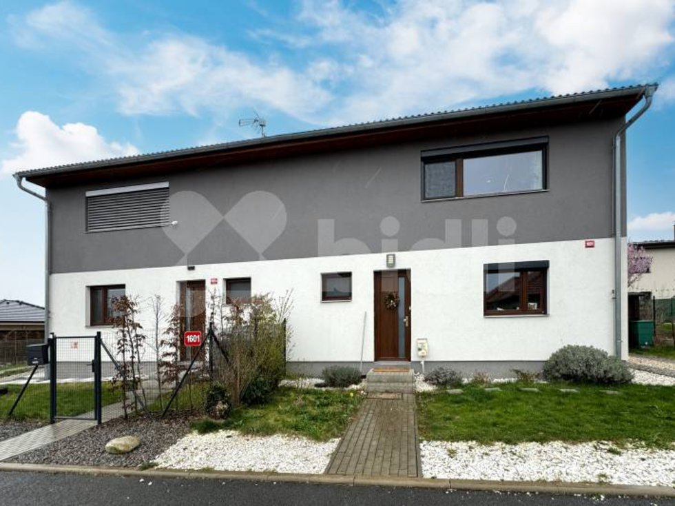 Prodej rodinného domu 100 m², Šestajovice