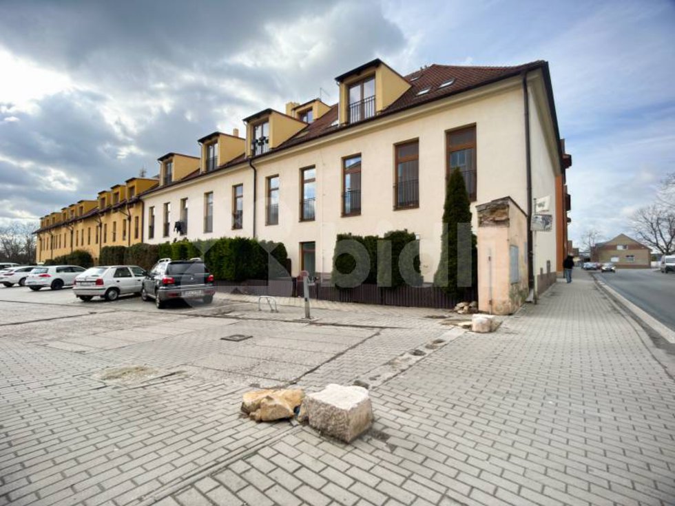 Prodej bytu 3+kk 87 m², Šestajovice
