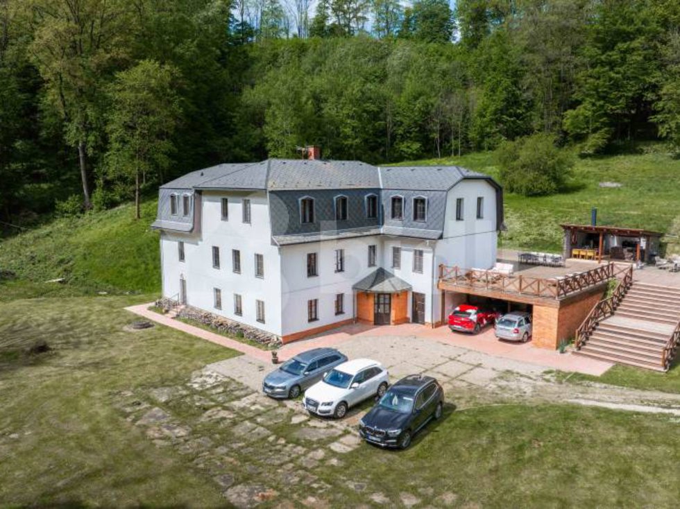 Prodej rodinného domu 580 m², Chvalkovice