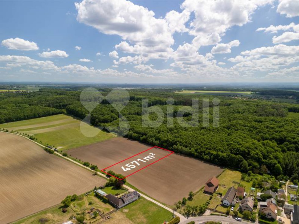 Prodej stavební parcely 4571 m², Kratonohy