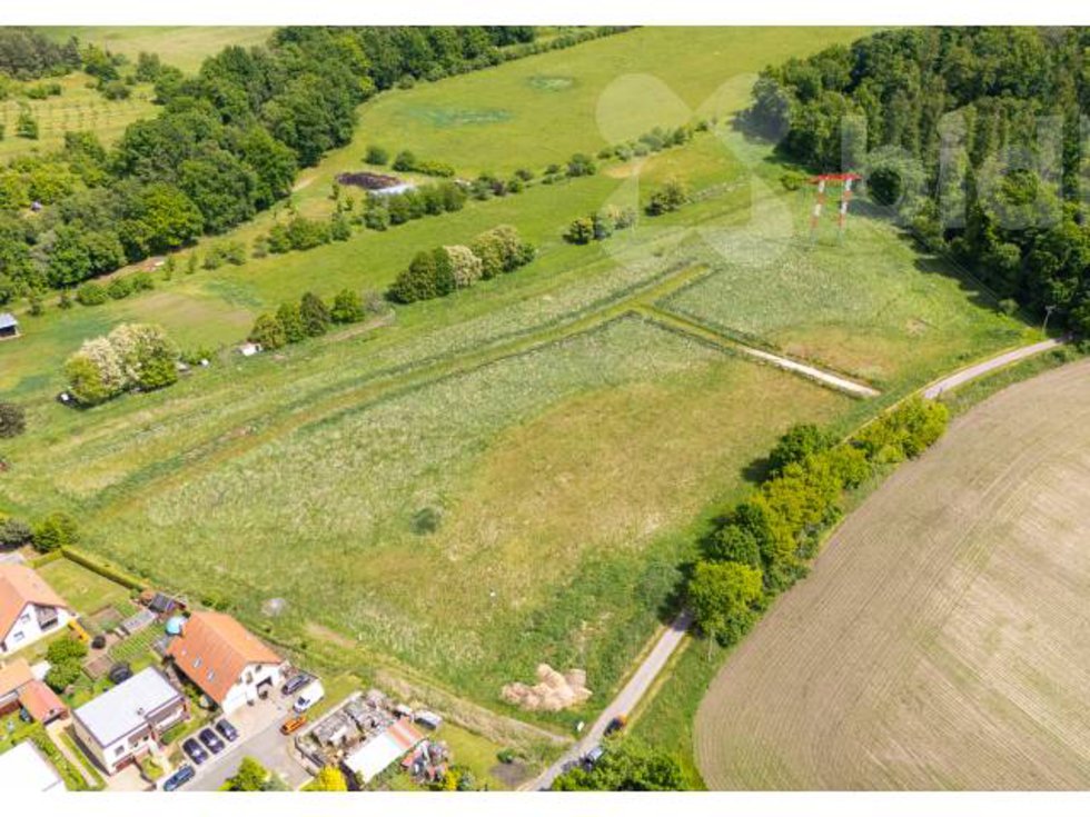 Prodej stavební parcely 789 m², Valy