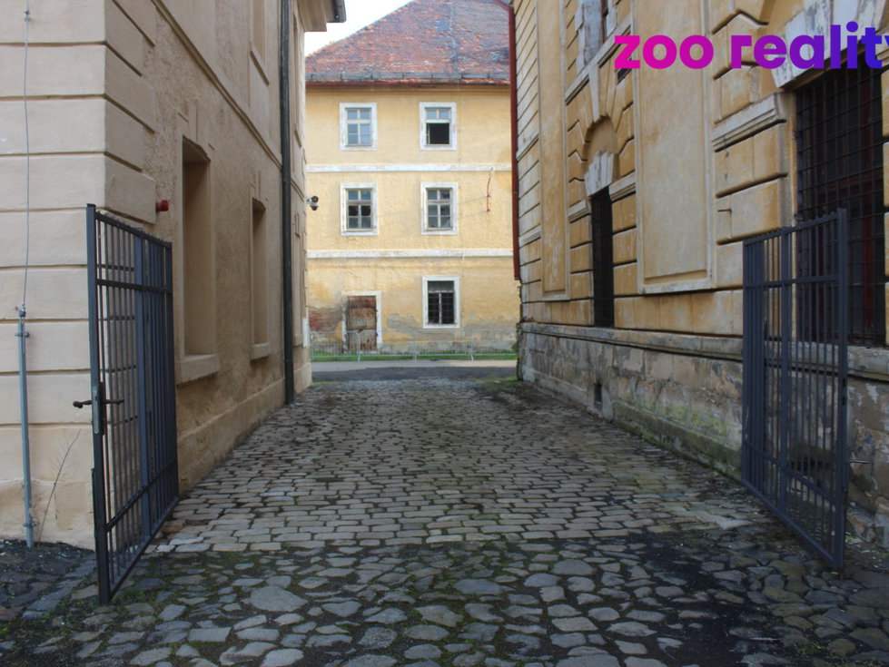 Pronájem kanceláře 132 m², Terezín