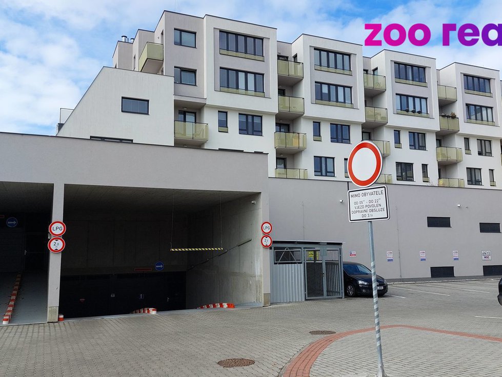 Pronájem parkovacího místa 20 m², České Budějovice