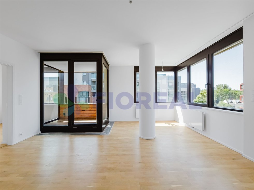 Pronájem bytu 2+kk 66 m², Praha