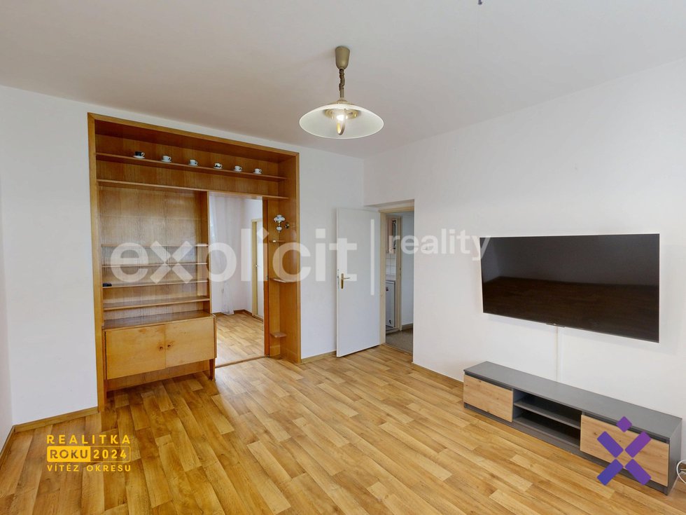Pronajem-byt-31-trida-Tomase-Bati-3768-06092025_201950