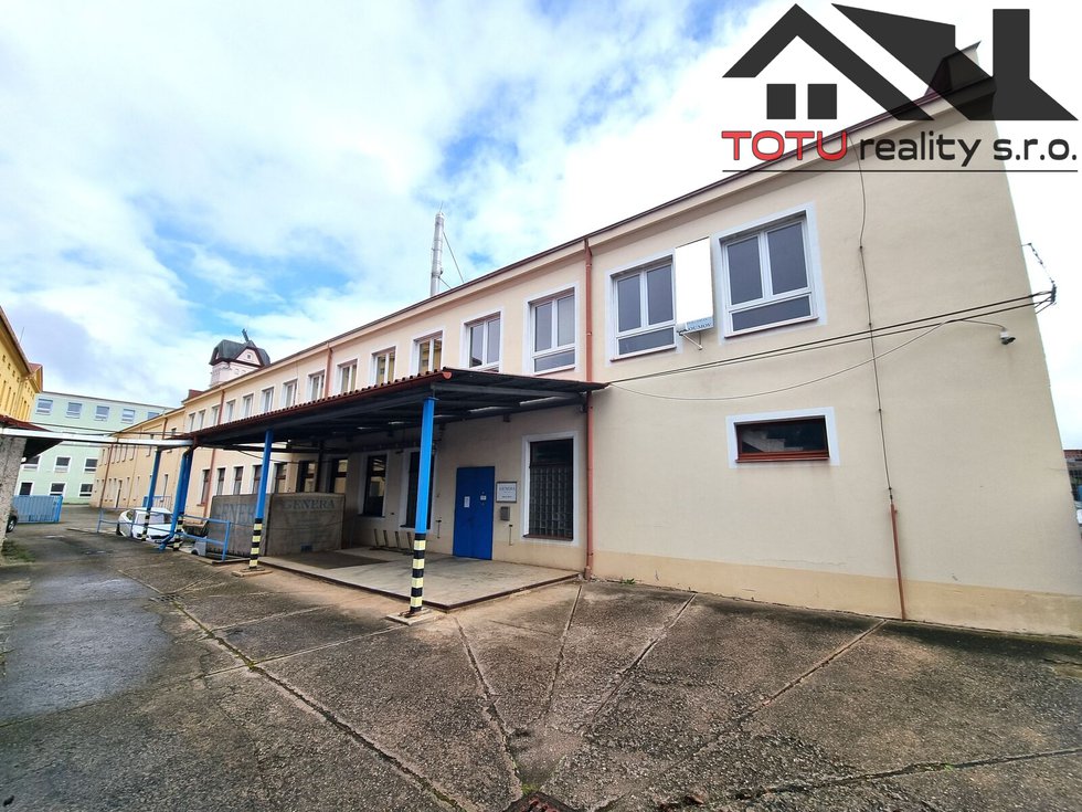Prodej skladu 2093 m², Broumov