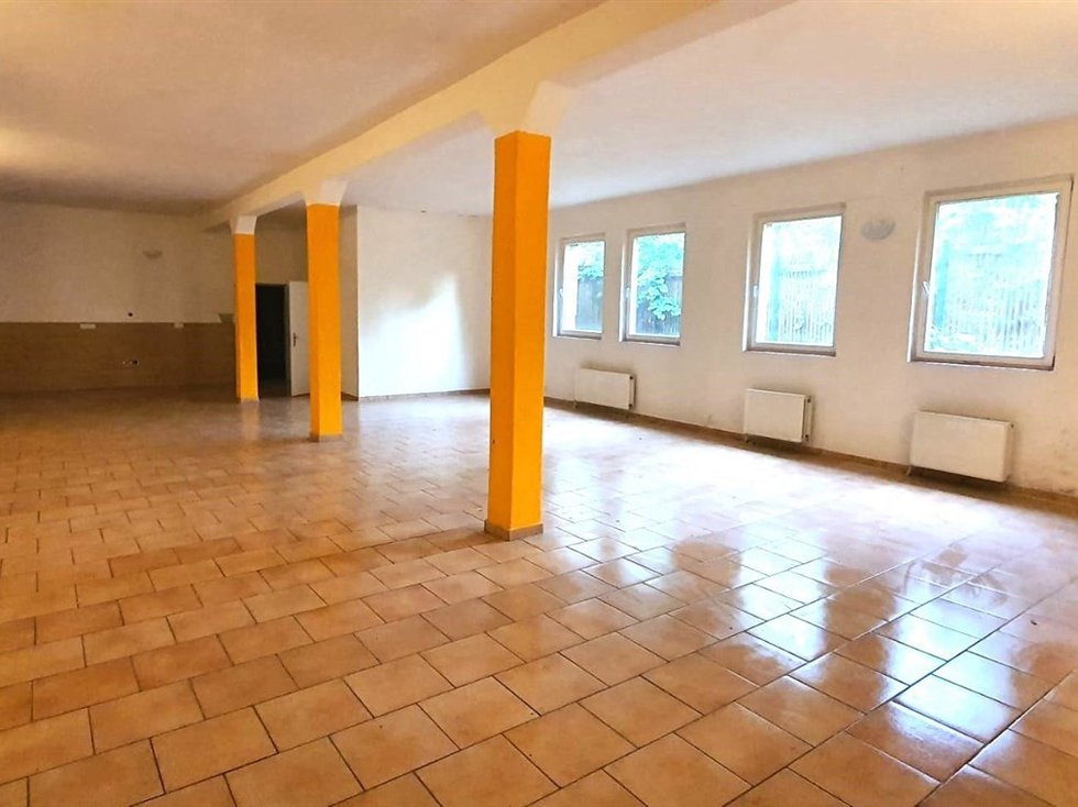 Pronájem skladu 156 m², Cheb