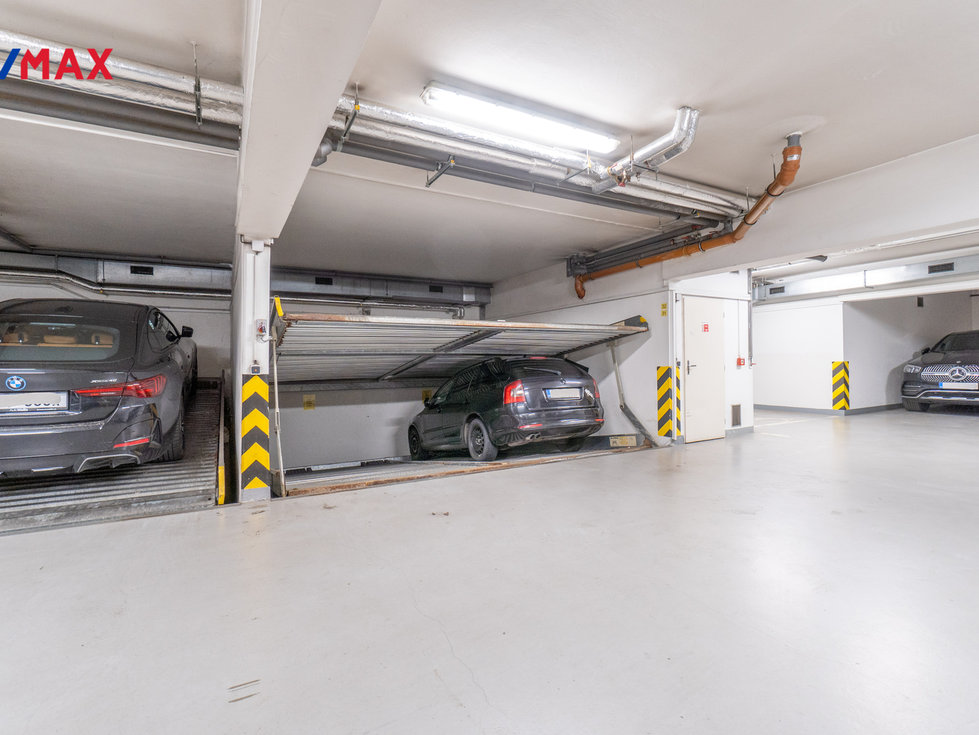 Prodej parkovacího místa 12 m², Praha