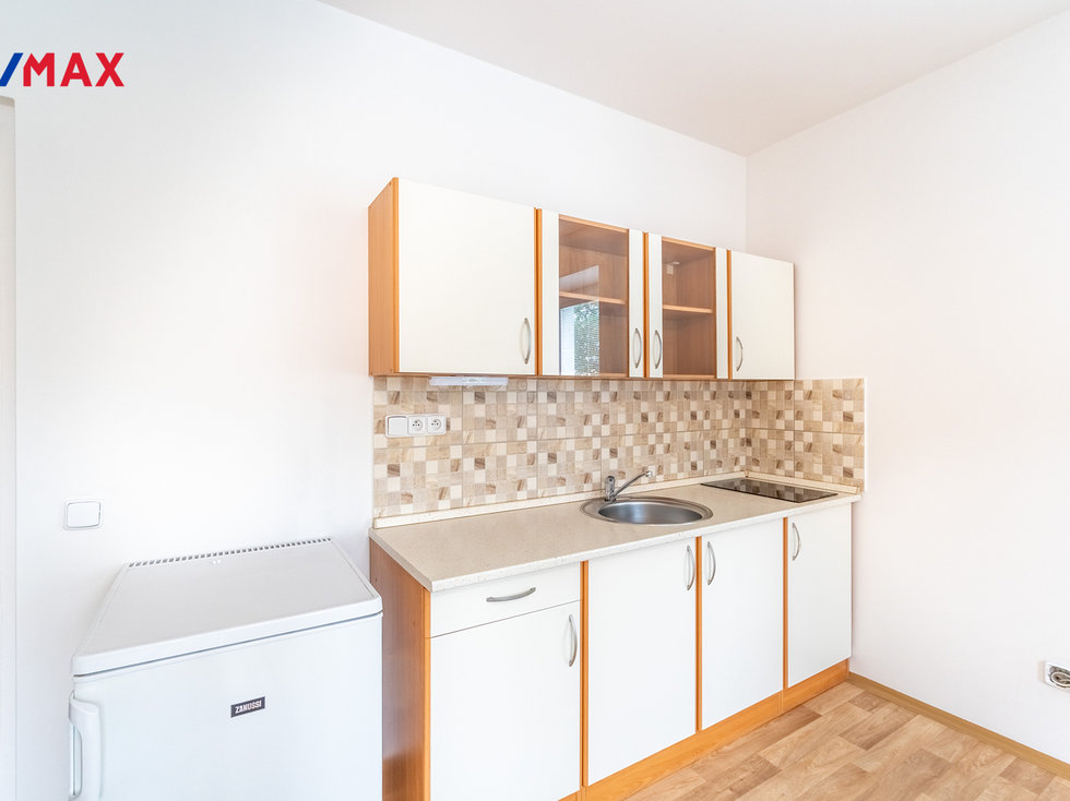 Pronájem bytu 1+kk, garsoniery 30 m², Praha