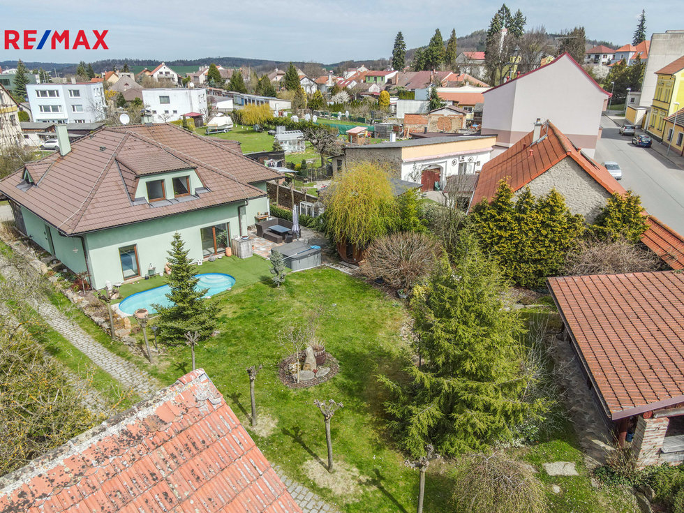 Prodej rodinného domu 280 m², Neveklov