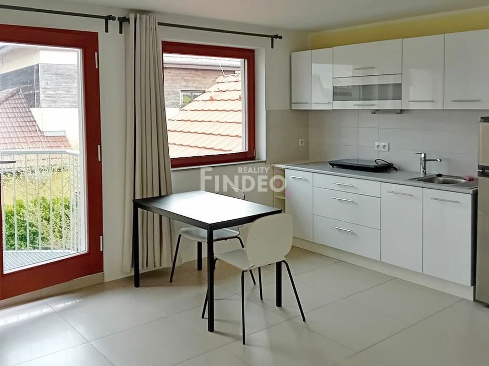 Pronájem bytu 1+kk, garsoniery 31 m², Praha