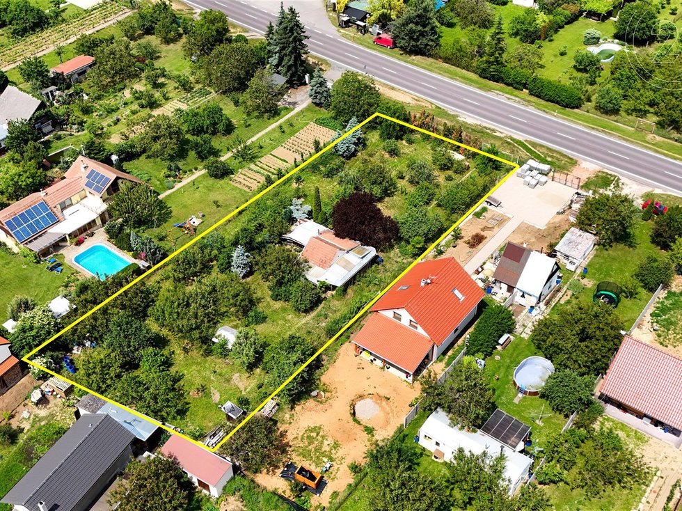 Prodej zahrady 1877 m², Znojmo