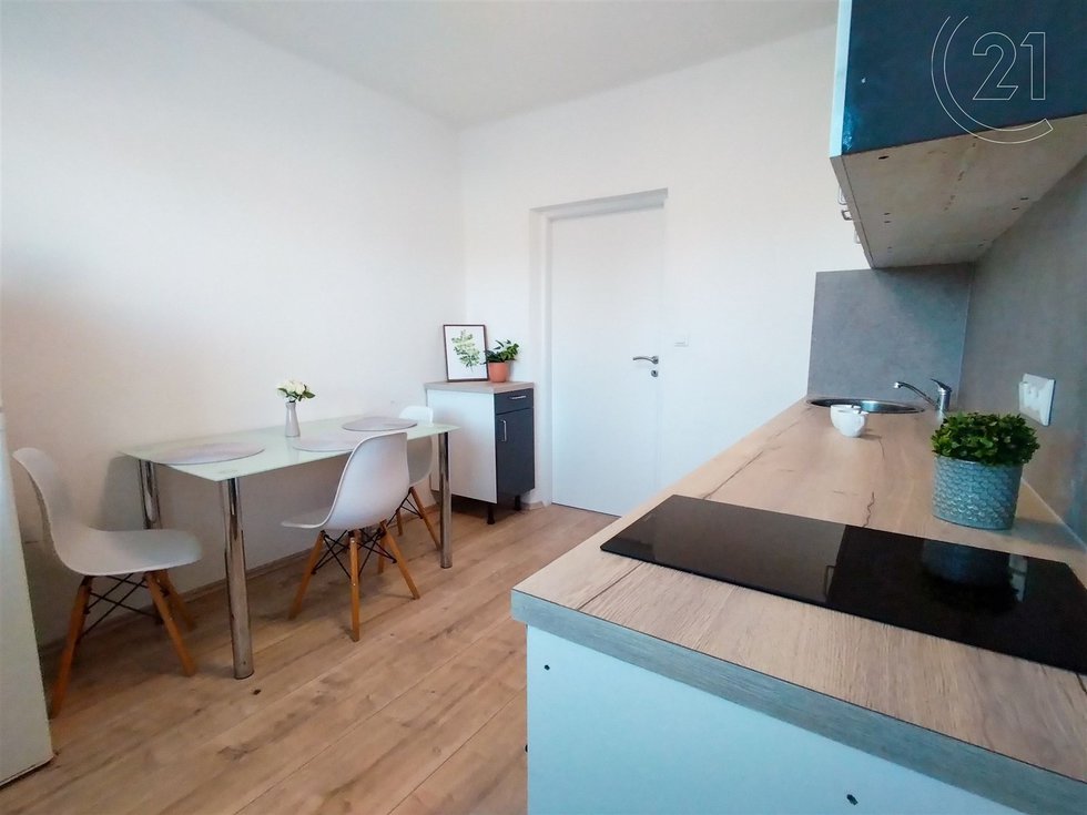 Pronájem bytu 2+1 45 m², Valtrovice