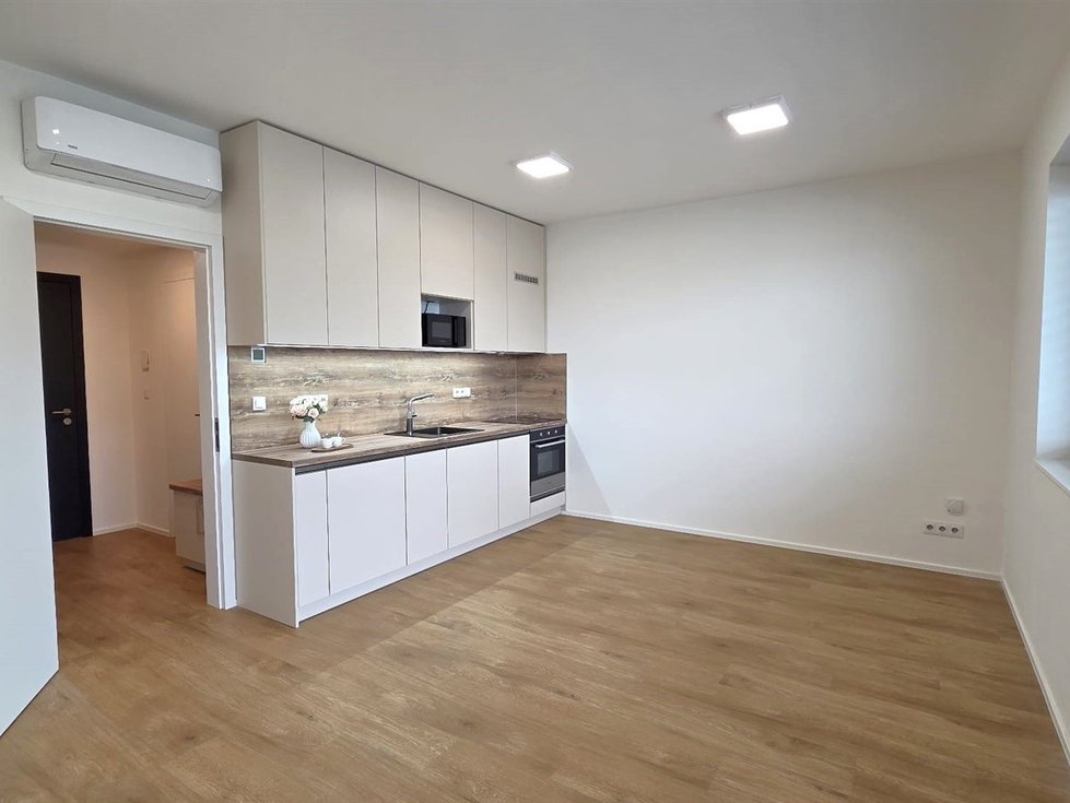 Pronájem bytu 1+kk, garsoniery 34 m², Znojmo