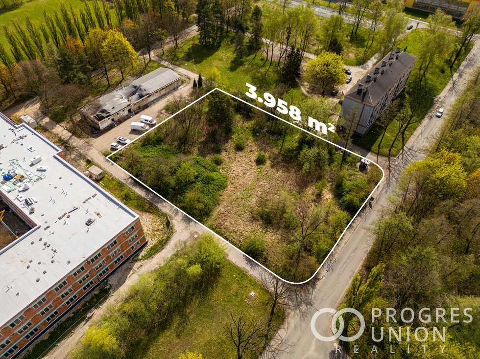 Prodej stavební parcely 3958 m², Karviná