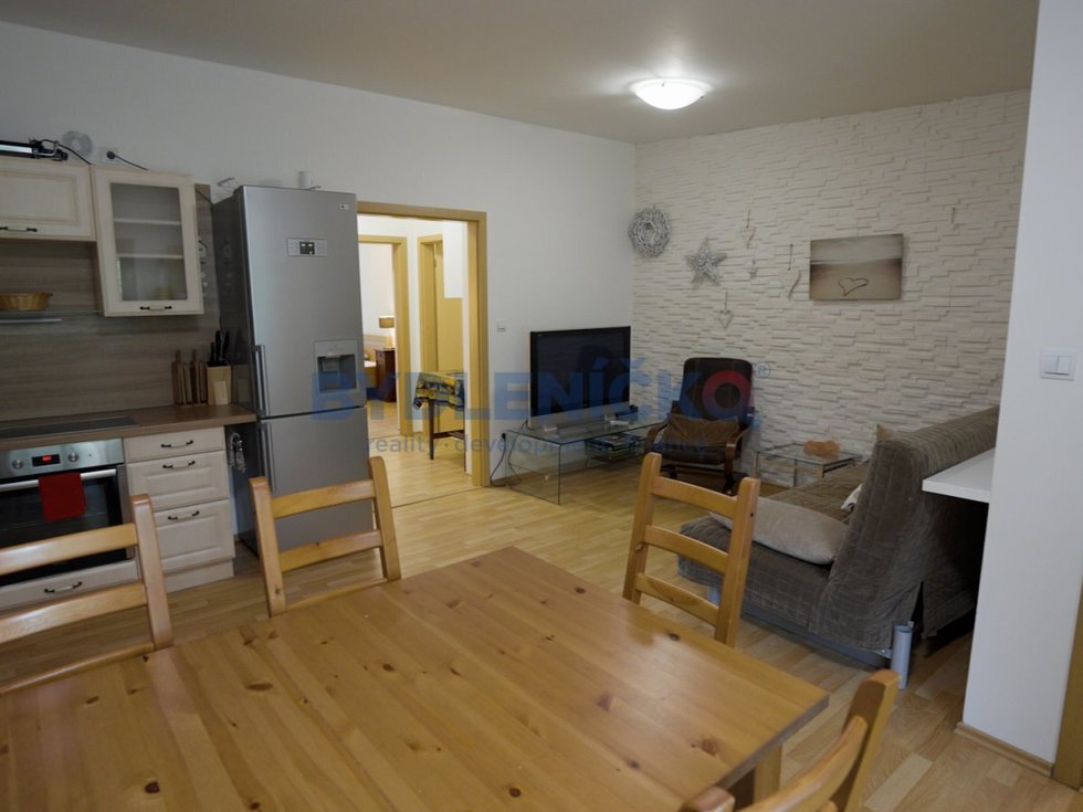 Prodej zaběhlého apartmánu 3+kk, os. vlastnictví, 