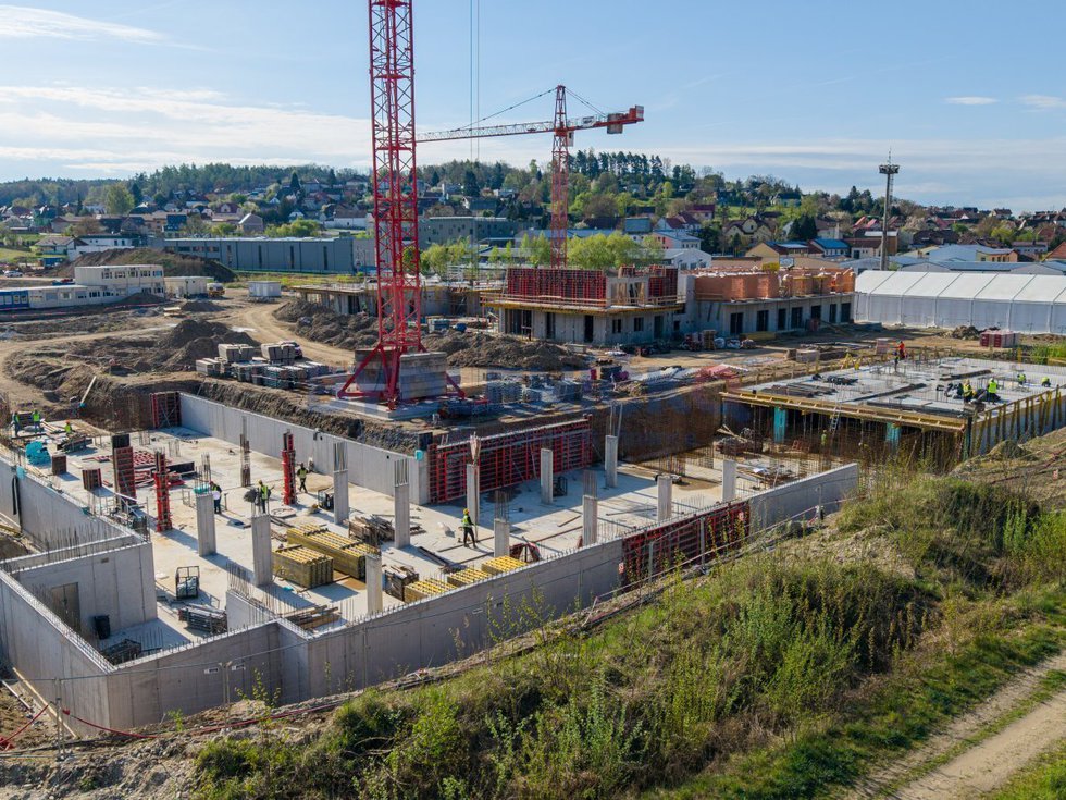 Pronájem komerčních prostor 28 - 46 m2, SENIOR RES