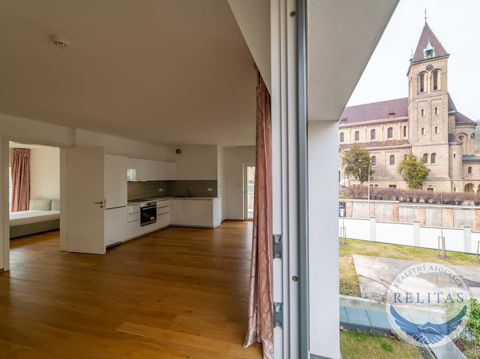 Pronájem bytu 2+kk 84 m², Praha