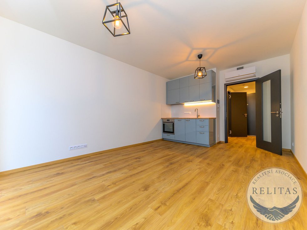 Pronájem bytu 1+kk, garsoniery 35 m², Praha