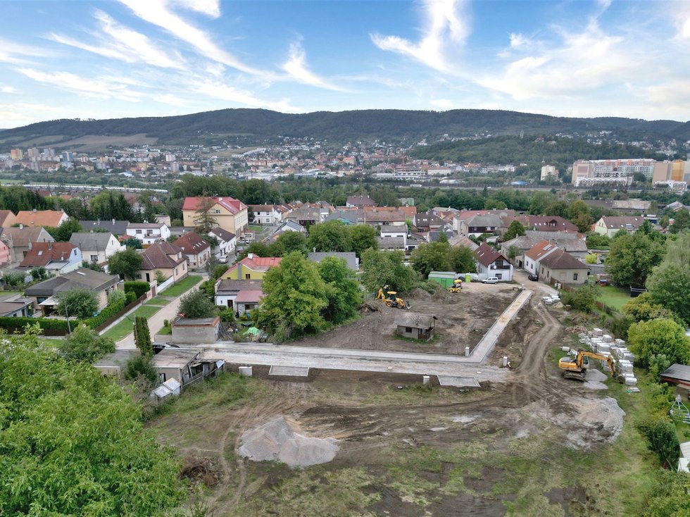 Prodej stavební parcely 2318 m², Beroun