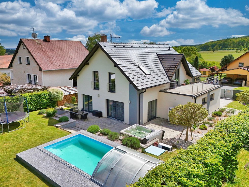 Prodej rodinného domu 204 m², Kublov