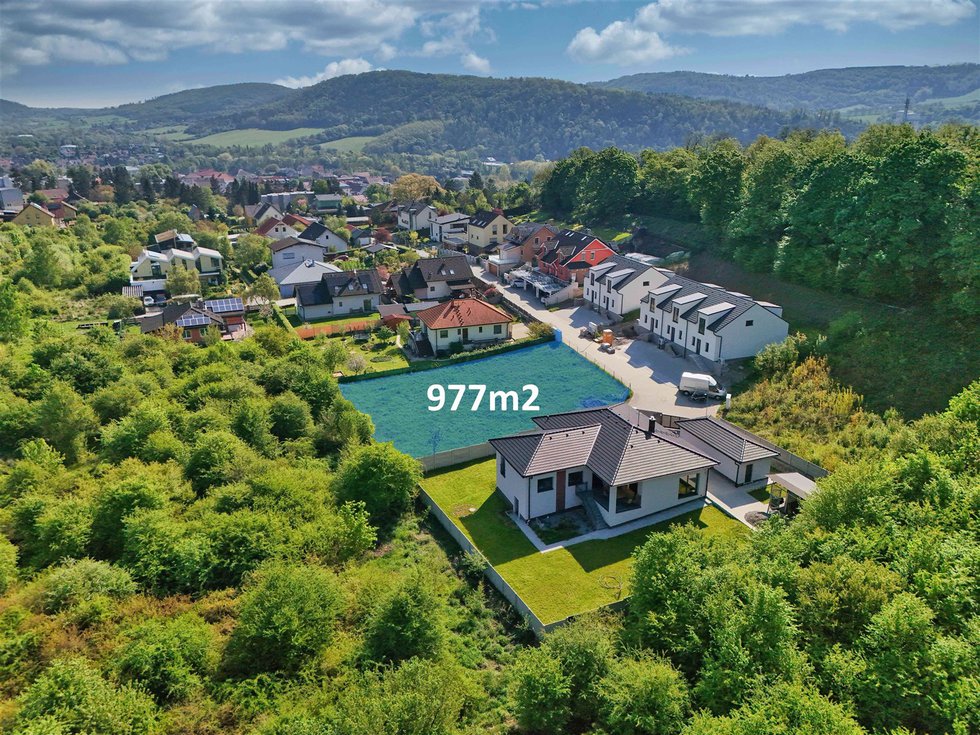 Prodej stavební parcely 977 m², Loděnice