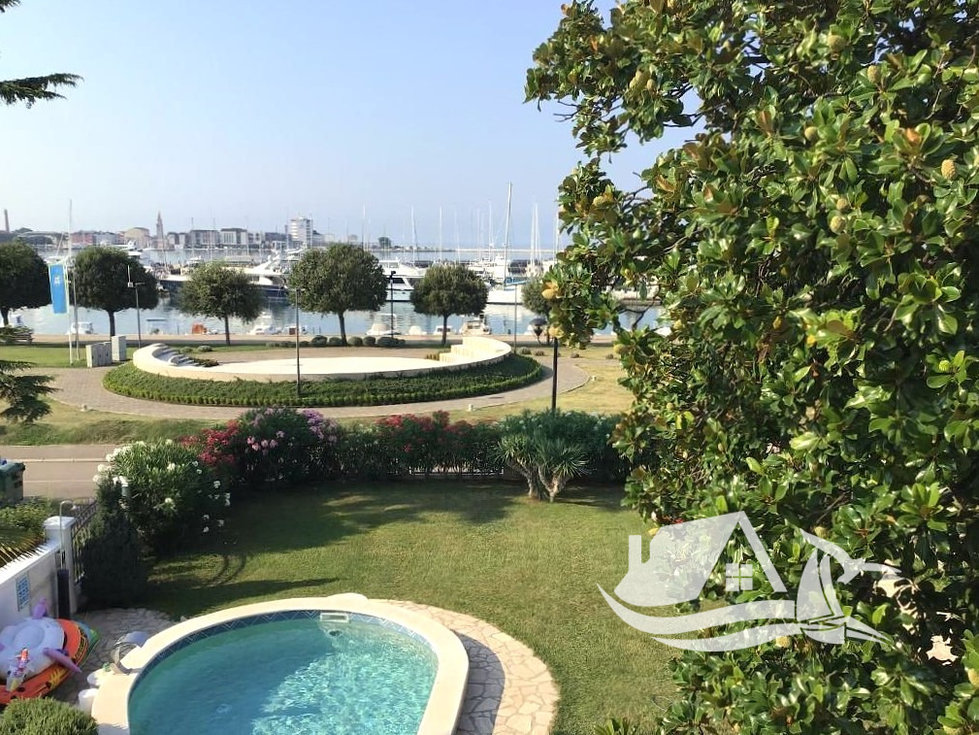 Prodej rodinného domu 400 m²