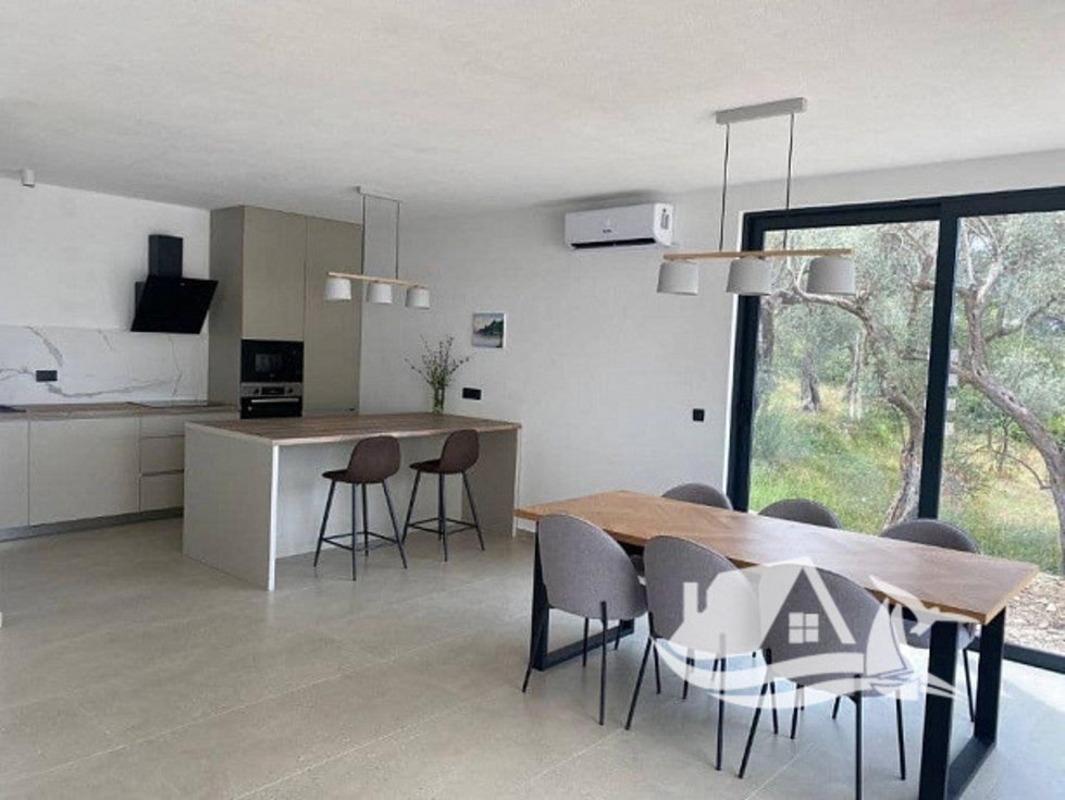 Prodej rodinného domu 183 m²