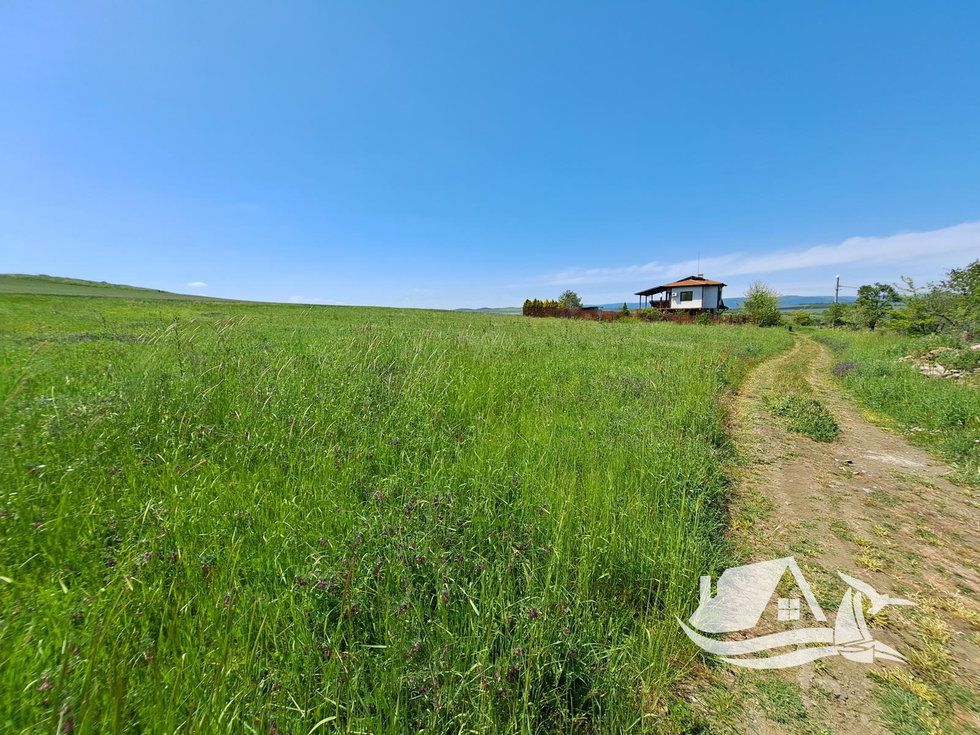 Prodej stavební parcely 1275 m²