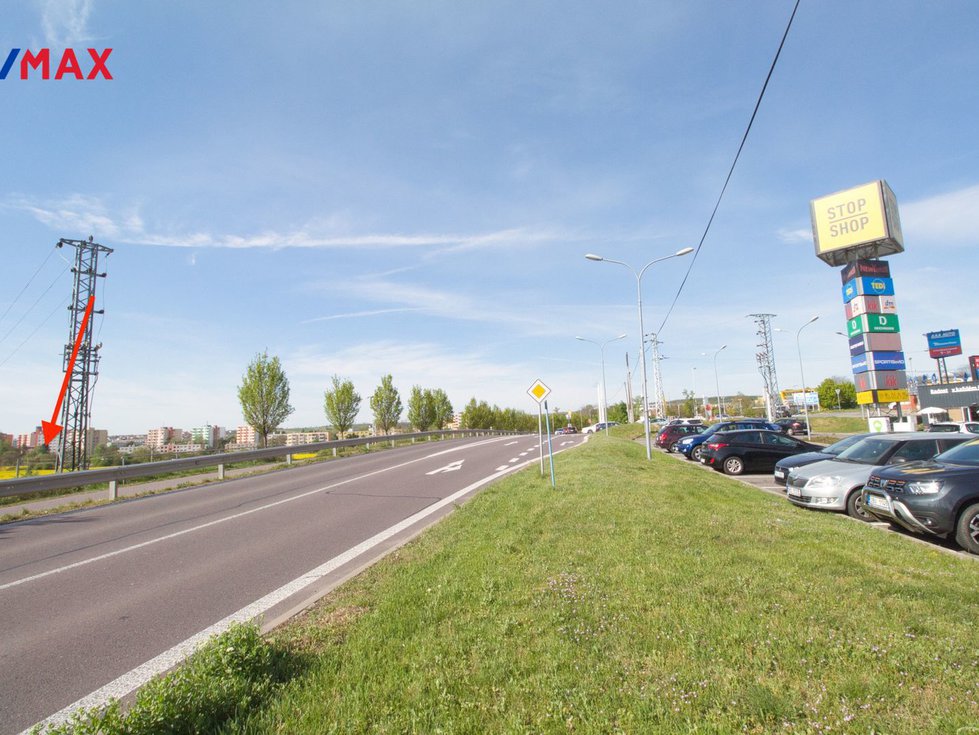 Prodej komerčního pozemku 22021 m², Znojmo